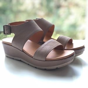 Kork Ease Sandals, Size 7, GUC
